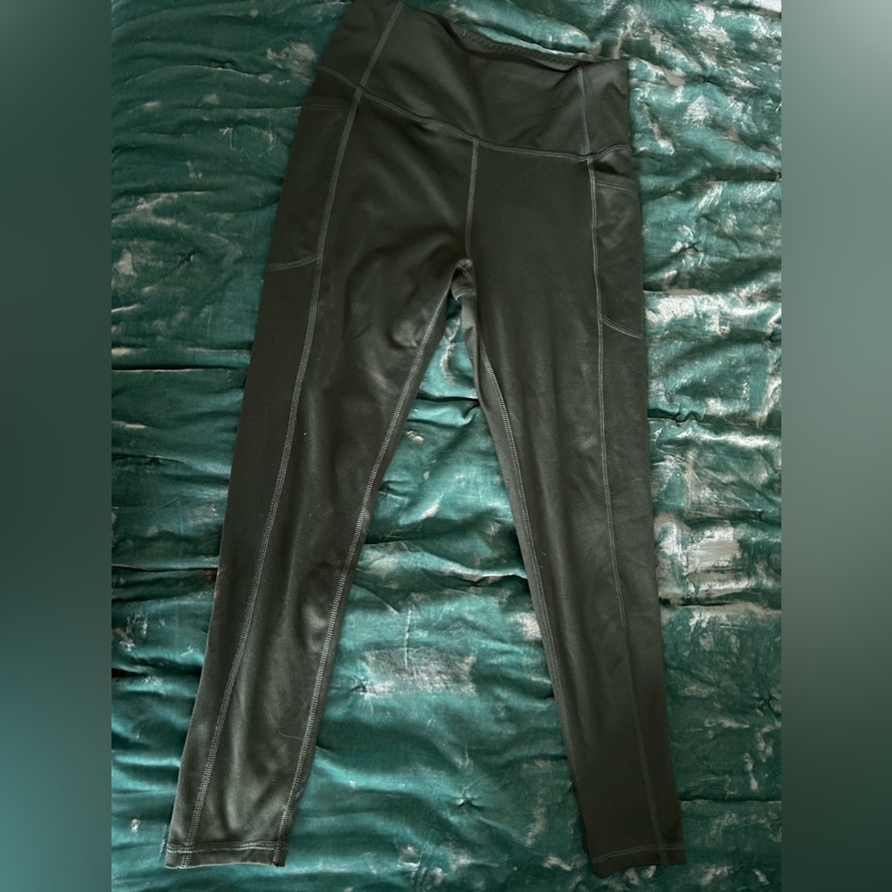 Green Victoria Secret Sport leggings size 6